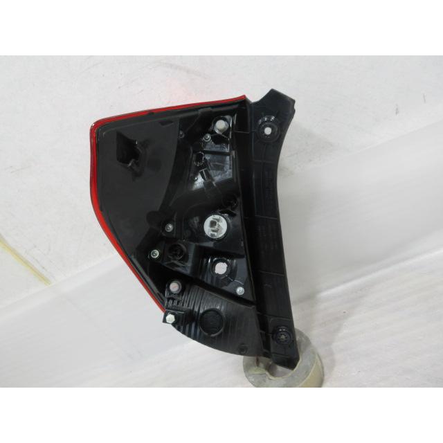 新品　ホンダフィットハイブリッド　GP5 右リヤテールライト　前期 ホンダ フィット HV GP5 前期 純正 右 テールランプ : 株式会社