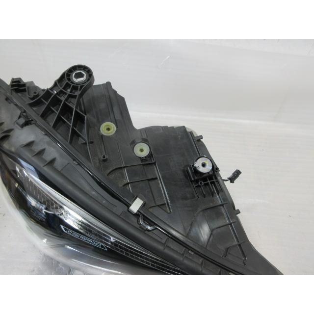 良品 メルセデス・ベンツ Cクラス W206 純正 LED 右ヘッドライト