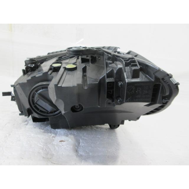 良品 メルセデス・ベンツ Cクラス W206 純正 LED 右ヘッドライト