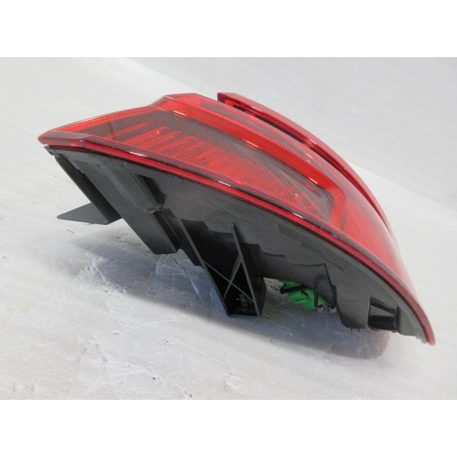 アウディ A3 8V 後期 純正 右 テールランプ : 株式会社MKParts - 通販
