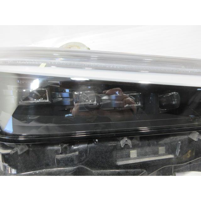 良品 レクサス NX AAZH20/AAZH25 ３眼 純正 LED 右 ヘッドライトの画像