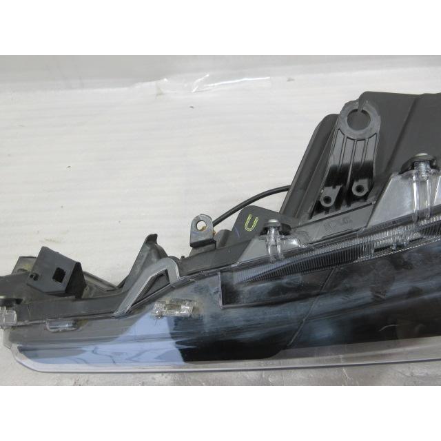 良品 トヨタ カローラ ツーリング ZRE212W/ZWE211W 純正 LED 左 ヘッド