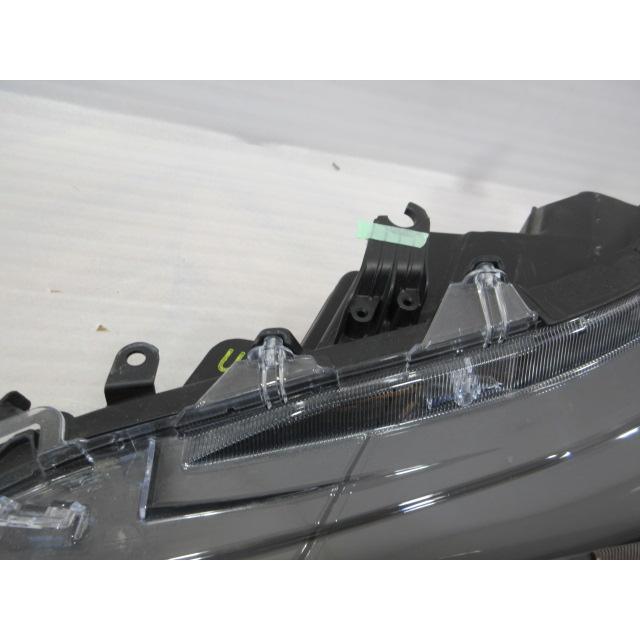 良品 トヨタ カローラ ツーリング ZWE211W 純正 LED 左 ヘッド