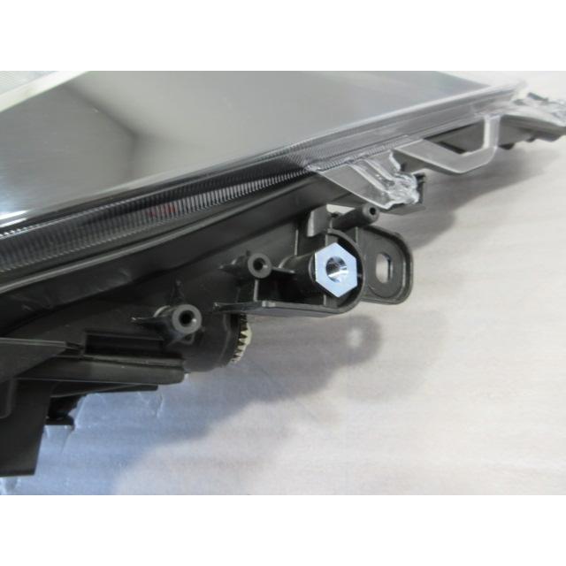 良品 トヨタ カローラ ツーリング ZWE211W 純正 LED 左 ヘッド
