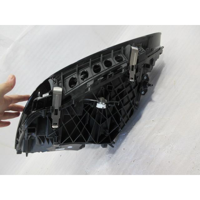 良品 BMW ４シリーズ G22/G26 純正 LED 右 ヘッドライトの画像