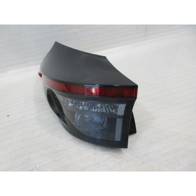 MXPJ10 ヤリスクロス 左テールランプ