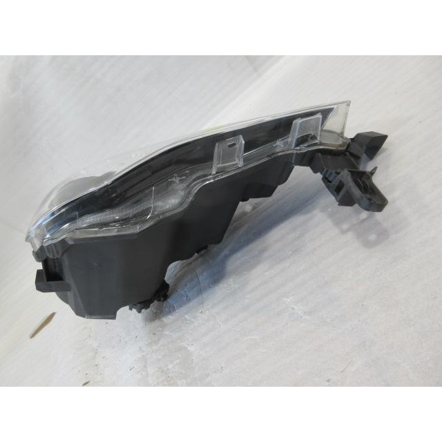 トヨタ スペイド NCP141/NSP140 純正 ハロゲン 右 ヘッドライト : 株式