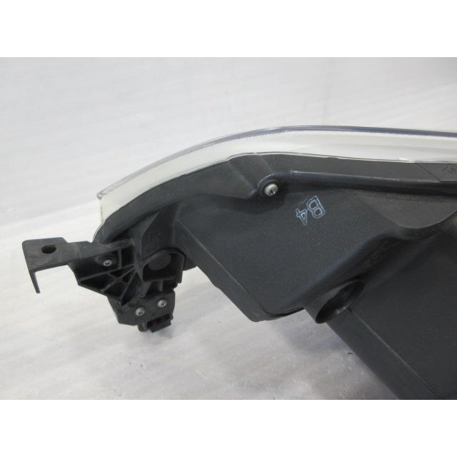 トヨタ スペイド NCP141/NSP140 純正 ハロゲン 右 ヘッドライト : 株式