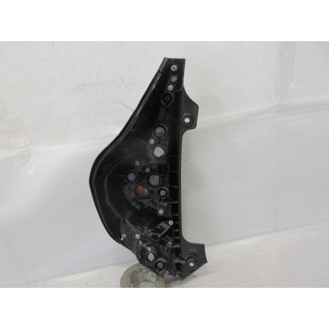 トヨタNHP10アクア後期　右テールランプ トヨタ アクア NHP10 後期 純正 右テールランプ : 株式会社