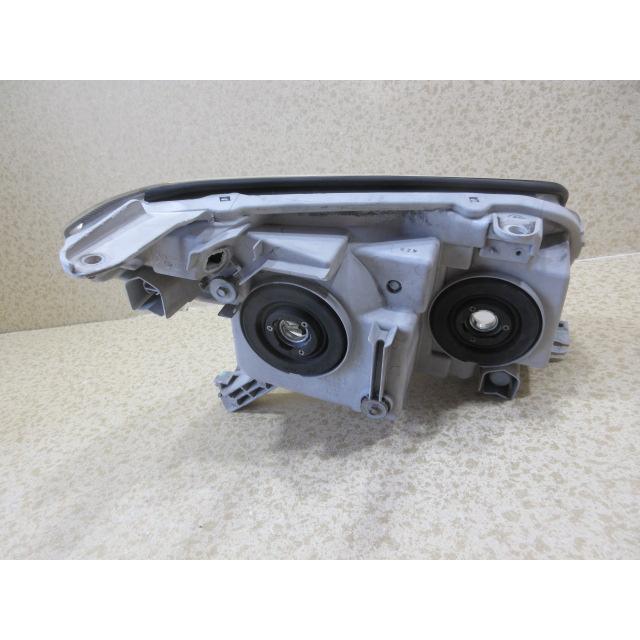 トヨタ ハイラックス サーフ TRN215W 純正 ハロゲン 左 ヘッドライト
