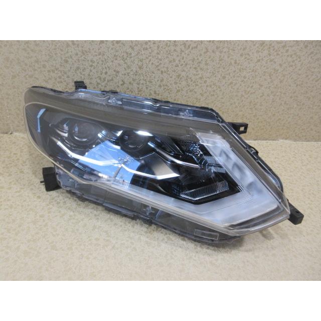 T32後期日産純正 エクストレイル　後期　 ヘッドライトASSY 良品 日産 エクストレイル T32 後期 純正 LED 右 ヘッドライト