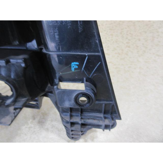 ホンダ N BOX カスタム JF1/JF2 純正 右 テールランプ : 株式