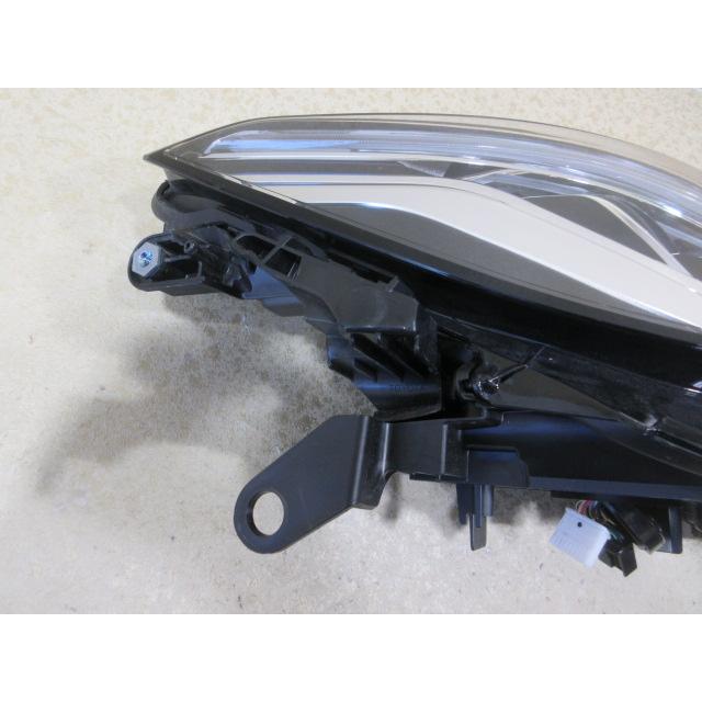 良品 トヨタ クラウン RS ARS220 純正 3眼 LED 右 ヘッドライト 81145