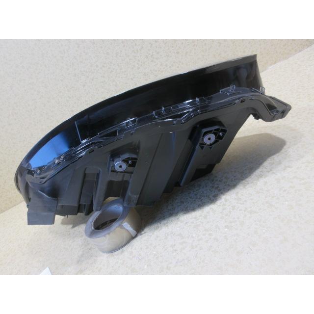 良品 ホンダ ZR-V RZ3/RZ5 純正 LED 右 ヘッドライト 刻印：J2 33100