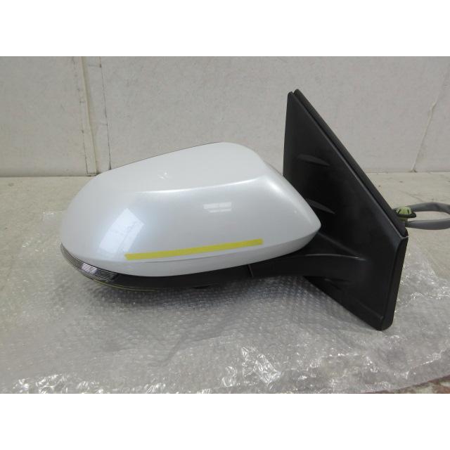 トヨタ ヤリス MXPH10 純正 ウィンカー付き・カメラ付き・BSM付 右 