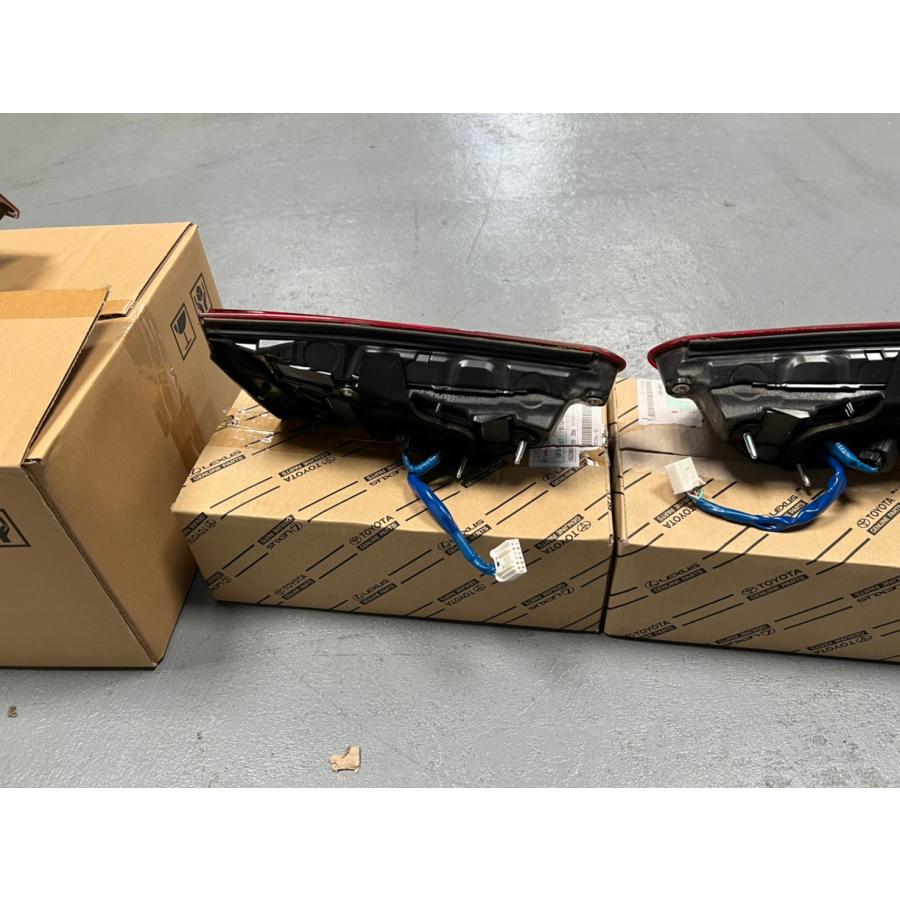 送料無料 極上品 レクサス LS500 前期型 リア テールランプ 一式 外側