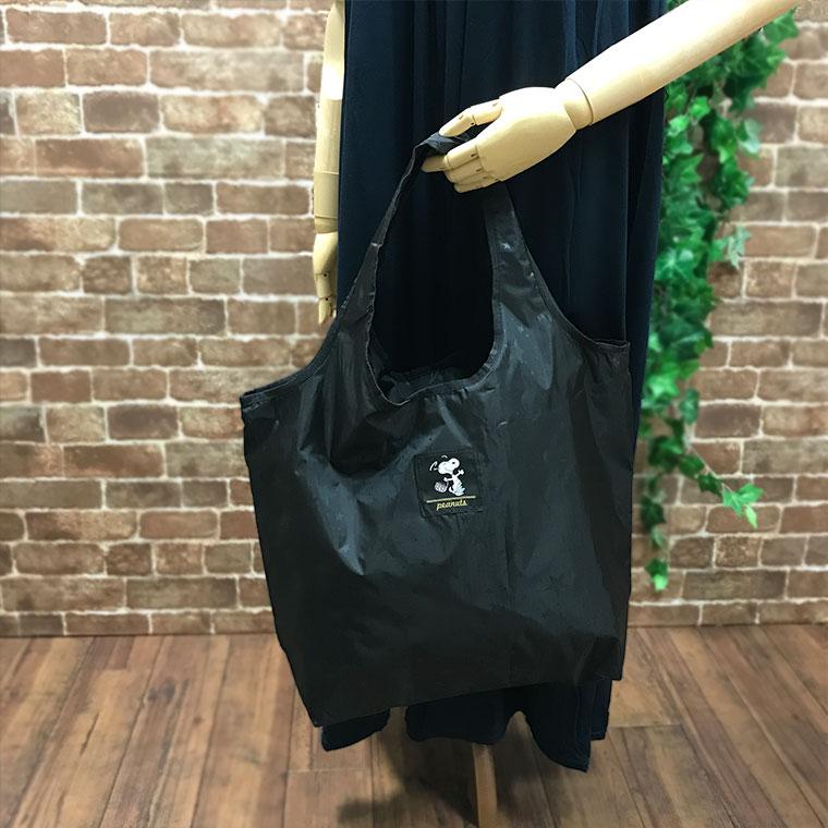 新品☆ 未使用☆ スヌーピー エコバッグ ネイビー 通販 新品⭐︎折り畳みエコバッグ大容量⭐︎スヌーピー柄