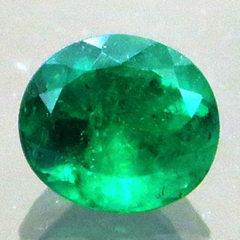 エメラルド 0.73ct 値打ち 裸石 ルース 加工したら化ける石 高彩度の青  