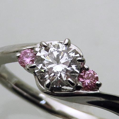 貴重なアーガイル産 ピンクダイヤ付き ダイヤモンドリング 0.412ct E 
