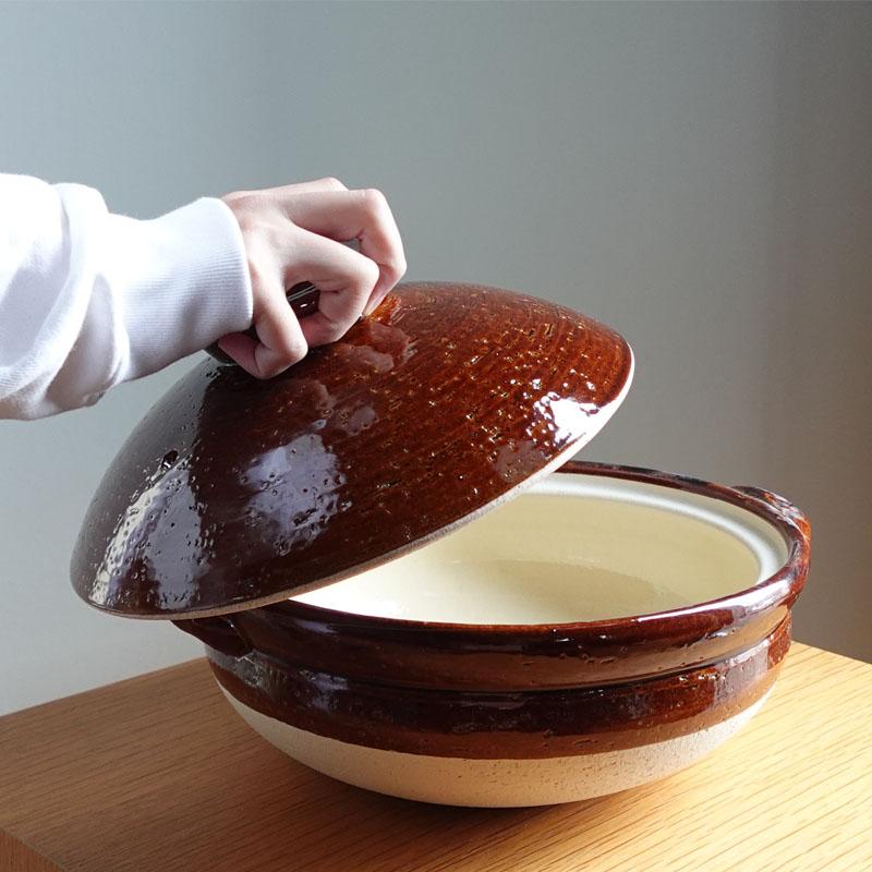 や*い様 伊賀土鍋　陶器製土鍋 中型 （20cm）2ハンドル　未使用品 伊賀焼 古伊賀土鍋 八号（2～3人用） ｜ みんげい おくむら （日本と