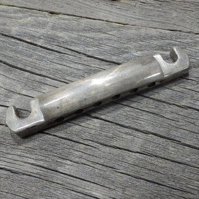 Montreux/Light Weight Aluminum Tailpiece Relic ver.2【8750】【お取り寄せ商いもの】 ギター-楽器、器材-ギター用アンプ