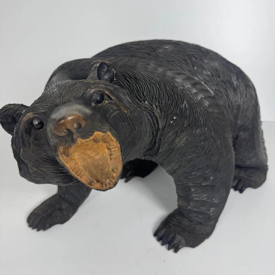 北海道伝統工芸 迫力ある木彫りの熊 作家銘あり 置物 長約48cm 刻