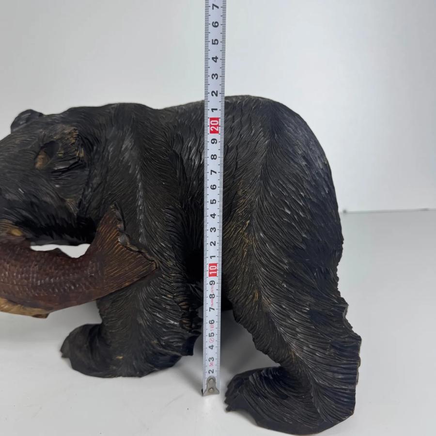 北海道伝統工芸 木彫りの熊 鮭くわえ彫刻 作家銘あり 彫刻アート 置物