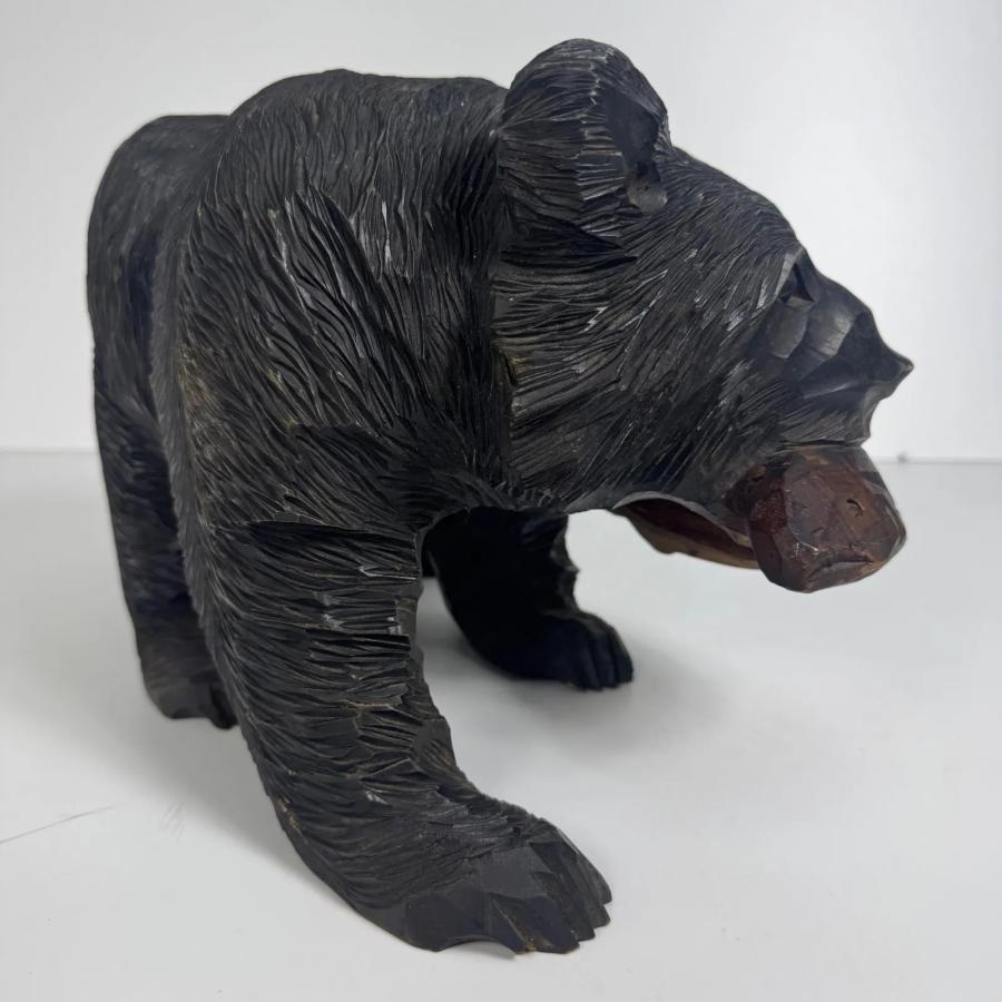 北海道伝統工芸 木彫りの熊 鮭くわえ彫刻 作家銘あり 彫刻アート 置物