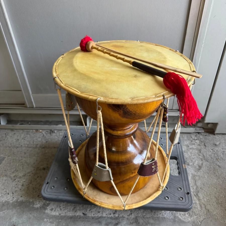 韓国伝統楽器 チャンゴ（杖鼓） バチ付き 木製 約43cm×高さ48cm カバー