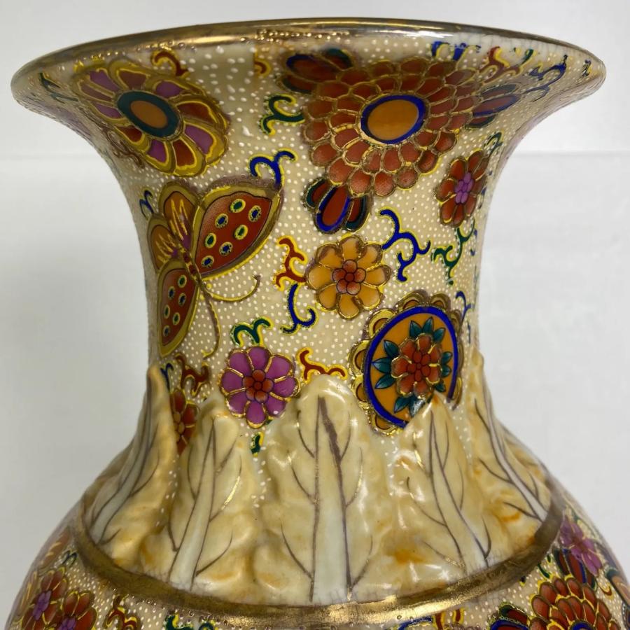 薩摩焼　花鳥風月図　金彩絵付壺　花瓶　アンティーク　インテリア 薩摩焼 花鳥風月図 金彩絵付 壺 花瓶 高さ約45cm 飾壺 骨董 和風