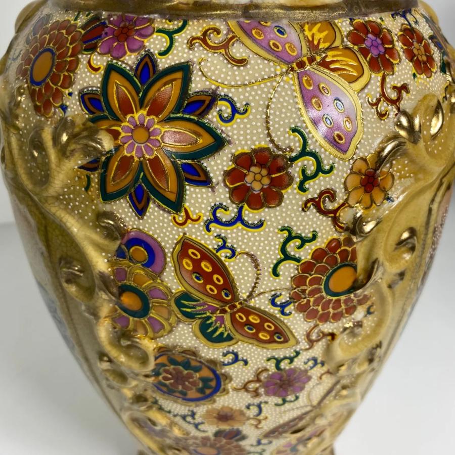 薩摩焼　花鳥風月図　金彩絵付壺　花瓶　アンティーク　インテリア 薩摩焼 花鳥風月図 金彩絵付 壺 花瓶 高さ約45cm 飾壺 骨董 和風