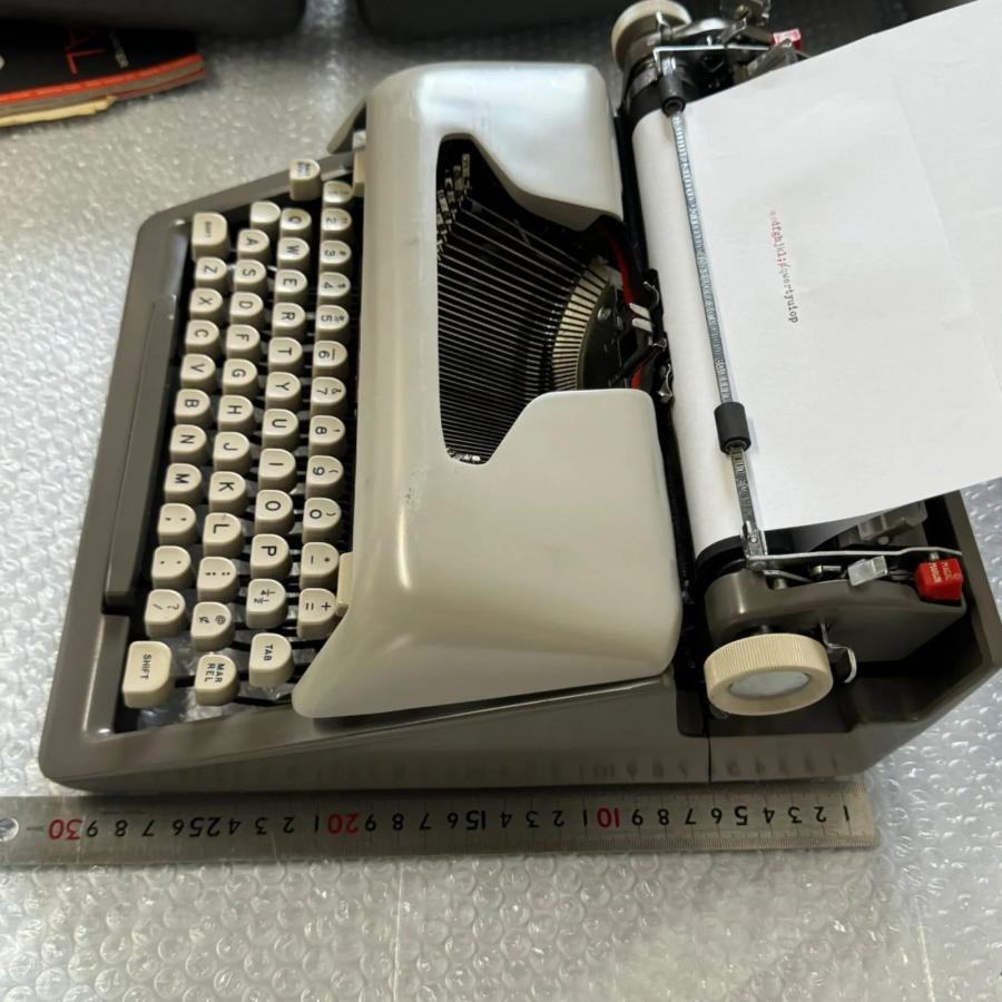 完動品 ROYAL FUTURA 800 ロイヤル タイプライター フトゥーラ 1958