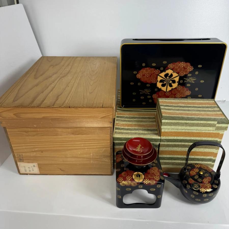 会津塗 黒塗 絵島型 四ツ揃 婚礼用 漆器セット 木箱入 金彩 鶴文様