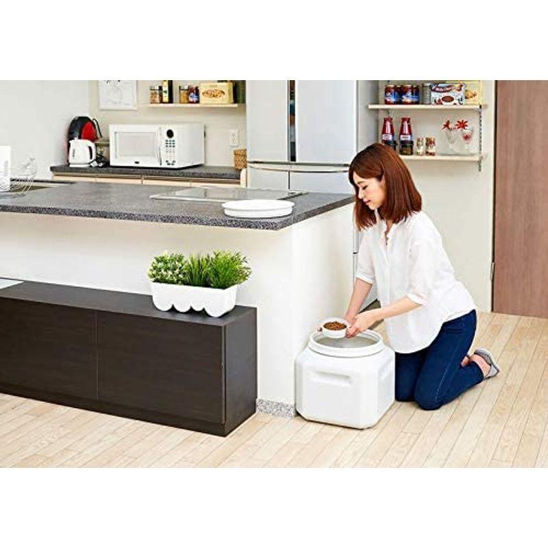 OFT ドライフードストッカー 13.5kg ドライフード キャットフード ドッグフード チモシー 牧草 ストッカー 保存容器 コンテナ ボ 5kg 約 本体 ドライフードストッカー ドライフード キャットフード ドッグフード チモシー 牧草 ストッカー 保存容器 コンテナ ボ サイズ スコップ