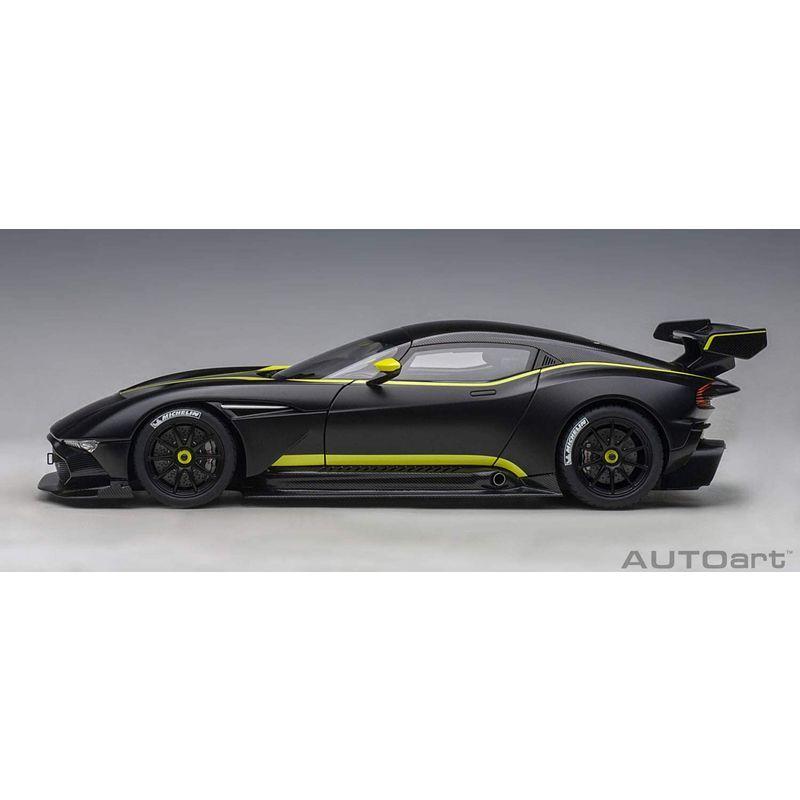 AUTOart 1/18 アストンマーチン ヴァルカン マット・ブラック/ライムグリーン・ストライプ 完成品 1/18 アストンマーチン ヴァルカン マット ブラック/ライムグリーン ストライプ 完成品