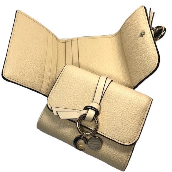 CHLOE クロエ アルファベット 三つ折り 財布 スイートベージュ CHC21WP945F57 24Q