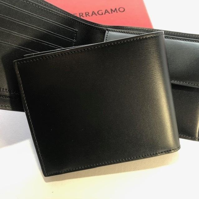 FERRAGAMO（フェラガモ） Salvatore Ferragamo 二つ折り財布 661329
