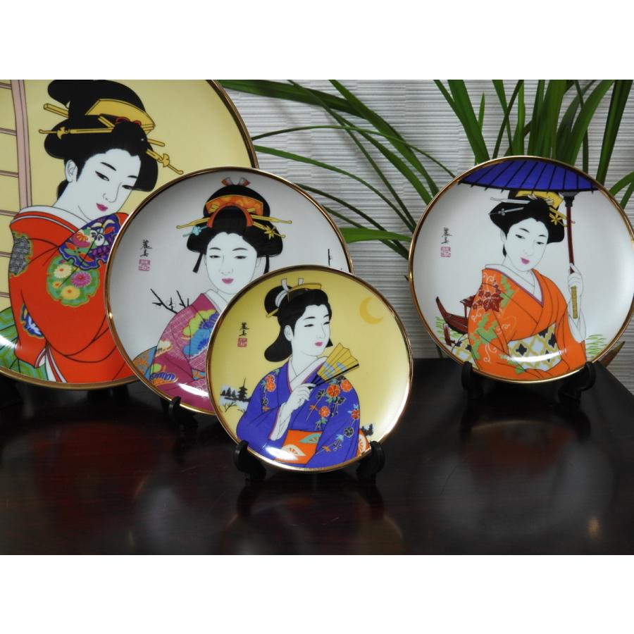 芸者絵画(三日月)11.5cmD.絵皿・美人画絵皿　日本美人着物・(4-1/2"D.Plate w/ Geisha Girl and crescent moon) | 