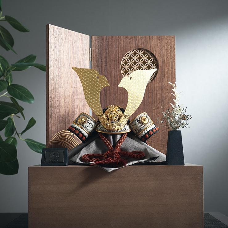 五月人形 コンパクト おしゃれ 兜飾り 屏風 花飾り 収納台 4点セット