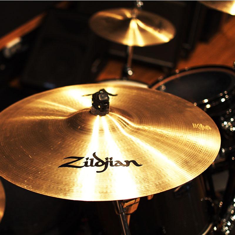 DI CLASSE（ディクラッセ） Cymbal シンバル ペンダントランプ 16 