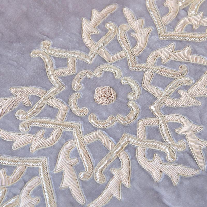 La deco ラ・デコ ビーズ 刺繍デザインクッションカバー シルバーモチーフ 30cm×45cm フレンチ雑貨 リビング雑貨の画像