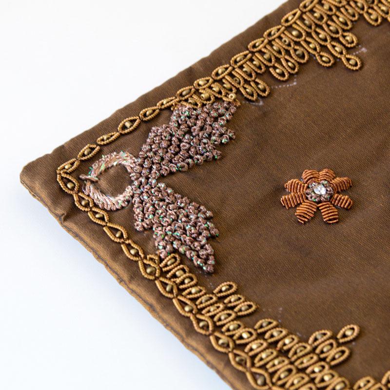 La deco ラ・デコ ビーズ 刺繍デザインクッションカバー ティアラ 30cm×30cm フレンチ雑貨 リビング雑貨の画像