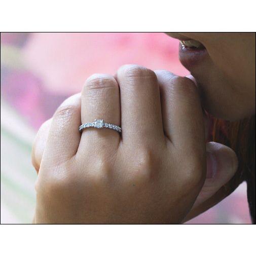ダイヤモンド エタニティリング リング SIクラス カラーレス Pt900 0.5ct 一粒ダイヤモンド ダイヤモンドエタニティリング 鑑別書付 指輪 リング Diamond Ringの画像
