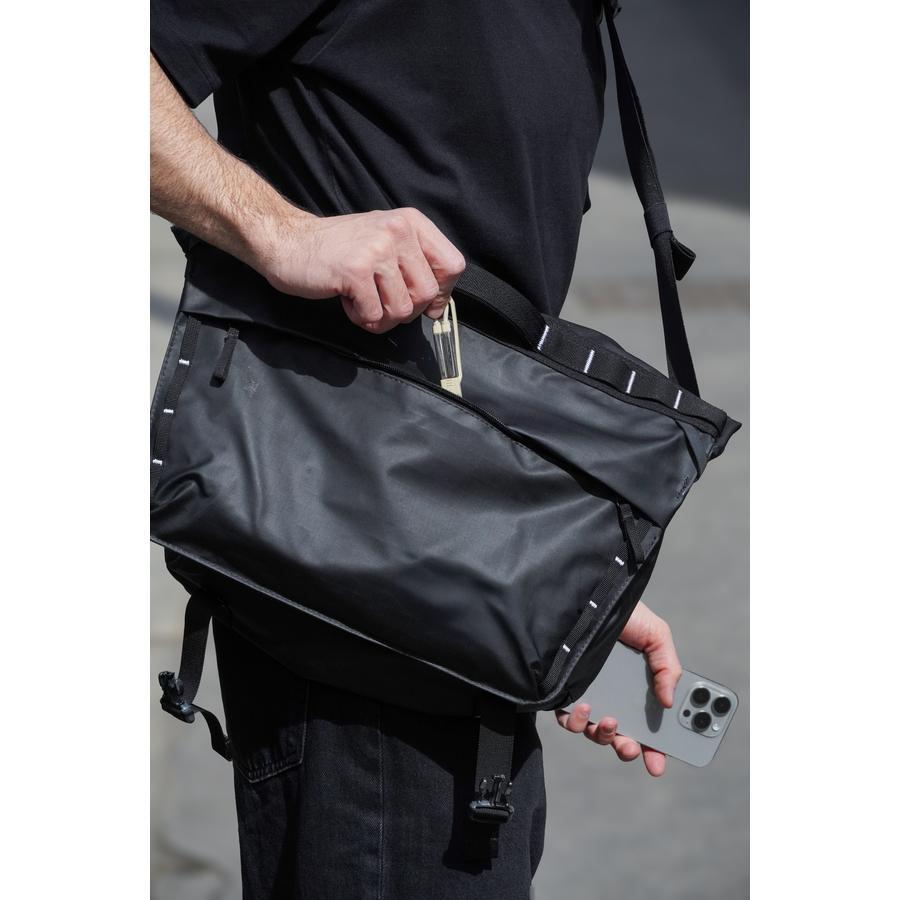 Rolling Square inCharge XS キーリングケーブル 【4in1】 3in1 高速充電 USB-C/Lightning対応 240W データ転送 磁石式 ローリングスクエア レビュー 100日保証 |  | 13