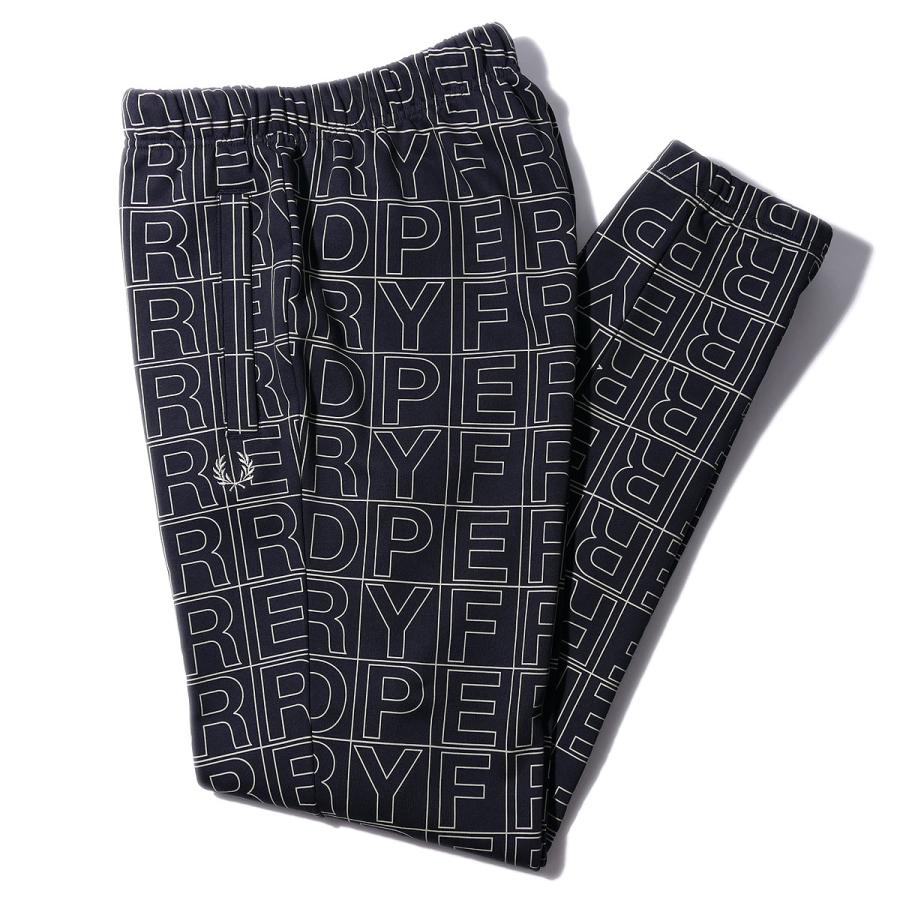 perry ページ Tennis Badge Collared Sweatshirt(M 129：SNOW WHITE): | FRED PERRY