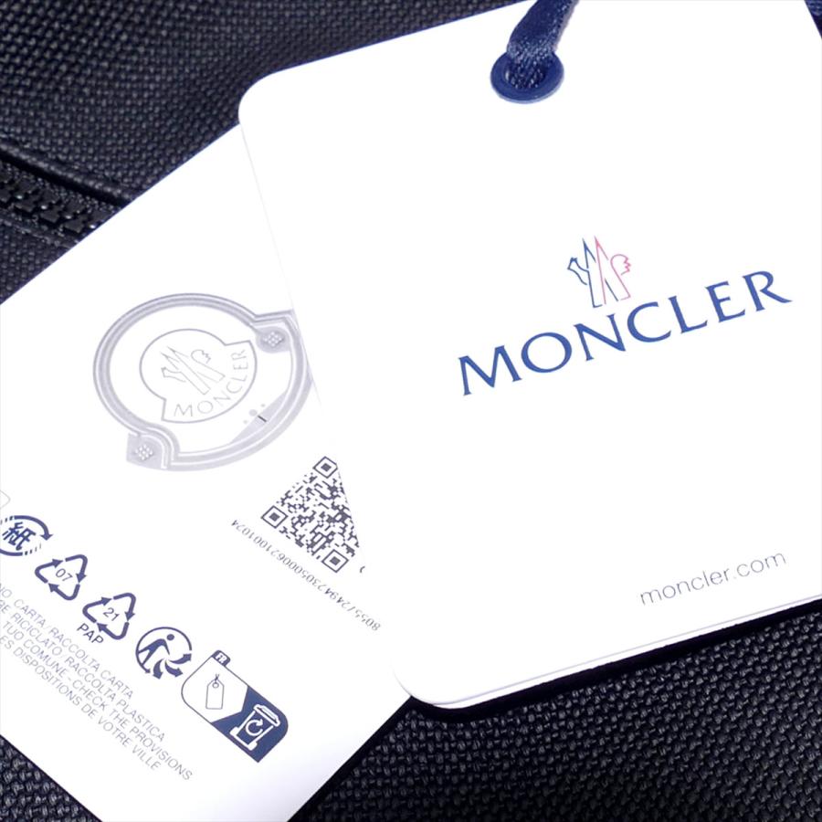 MONCLER（モンクレール） NAKOA TRIANGLE クロスボディバッグ 82E