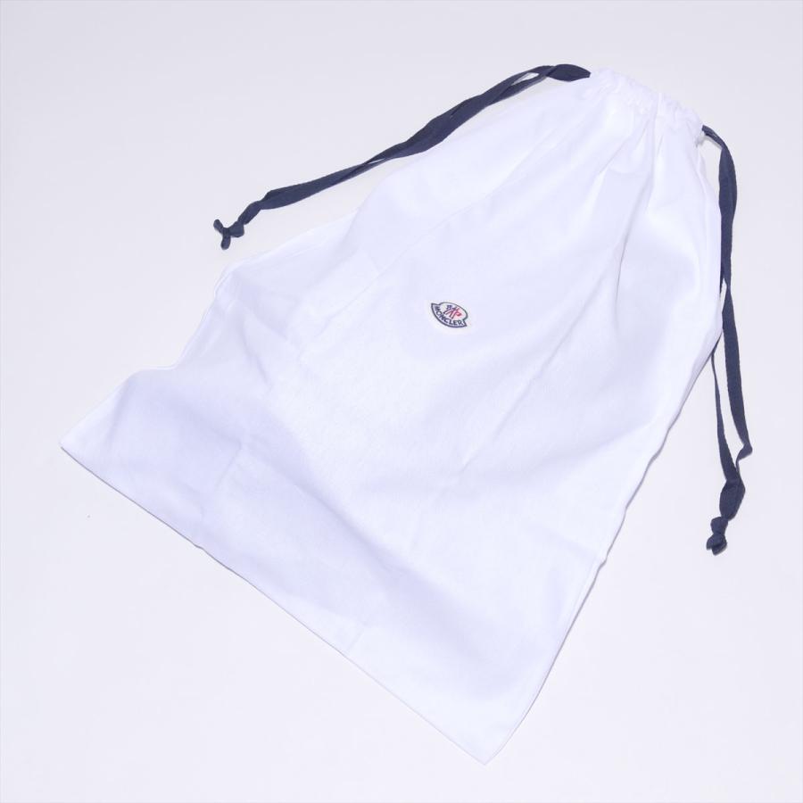 MONCLER（モンクレール） NAKOA TRIANGLE クロスボディバッグ 82E