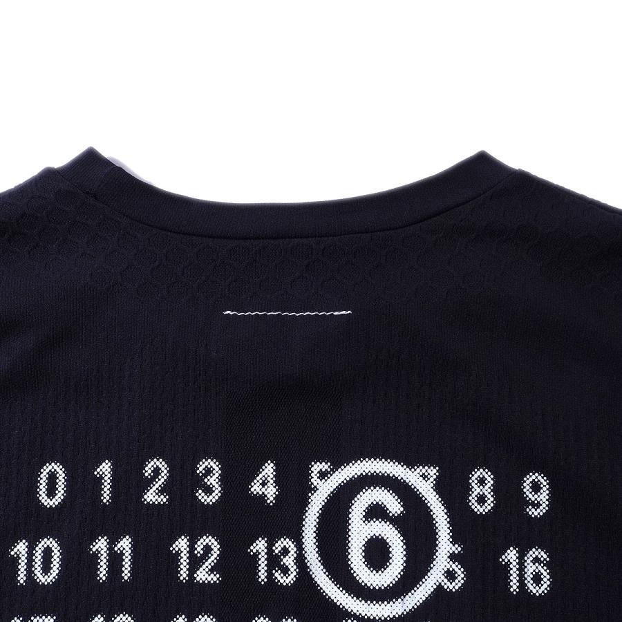 MM6 エムエムシックス メゾンマルジェラ MM6 x Salomon Tシャツ SH0GC0051 メンズ  半袖 カットソー 2025年春夏の画像