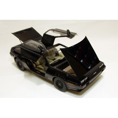 オートアート AUTOART デロリアン DMC-12 ブラック 