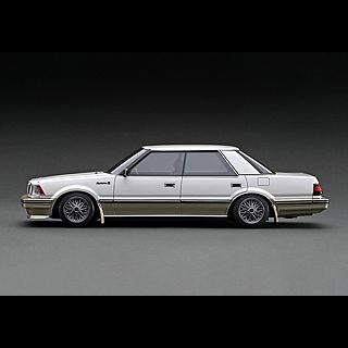 ignition model(イグニッションモデル) TOYOTA CROWN(120) 2.8 Royal Saloon G(1/18) IG2056 model イグニッションモデル